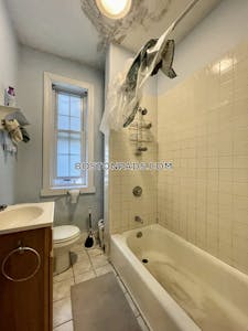 Brookline 3 Bed 1 Bath BROOKLINE- BOSTON UNIVERSITY $4,750 Boston University - $4,900