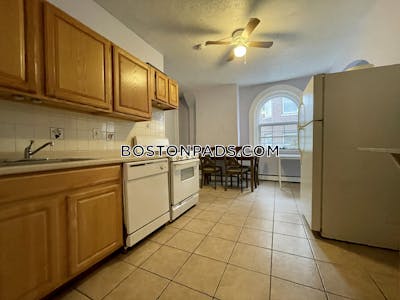 Brookline 4 Beds 2 Baths  Boston University - $4,800 No Fee