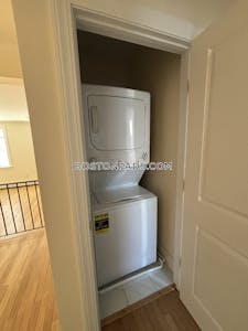 Brookline 1 Bed 1 Bath BROOKLINE- COOLIDGE CORNER $3,700  Coolidge Corner - $3,700 No Fee