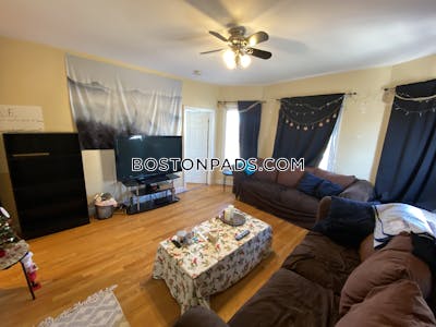 Somerville Awesome 4 bed 2 bath in Somerville!  Tufts - $4,295