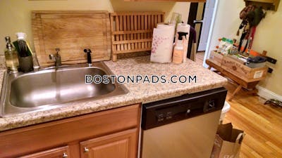 Somerville 2 Beds 1 Bath  West Somerville/ Teele Square - $3,400