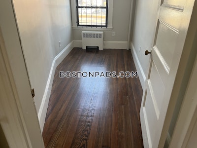 Brookline 2 Bed 1 Bath BROOKLINE  Beaconsfield - $4,595