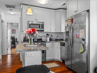 Medford 4 Beds 2 Baths  Tufts - $5,250 No Fee