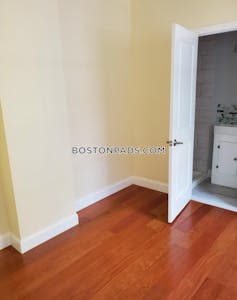 Cambridge Nice 2 Bed 2 Bath available 9/1 on Hancock St. in Cambridge   Central Square/cambridgeport - $3,200