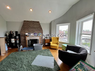 Brookline 3 Bed, 2 Bath Unit  Coolidge Corner - $4,500 No Fee