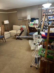 Newton 1 Bed 1 Bath BROOKLINE  Chestnut Hill - $2,395