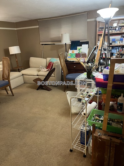 Newton 1 Bed 1 Bath BROOKLINE  Chestnut Hill - $2,395