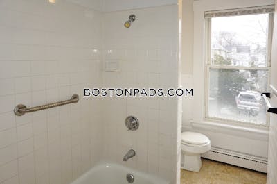 Waltham 1 Bed 1 Bath - $2,475