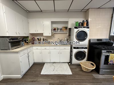 East Boston 2 Beds 1 Bath Boston - $2,700 No Fee