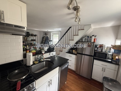 Somerville 2 Beds 2 Baths  Dali/ Inman Squares - $2,800 No Fee