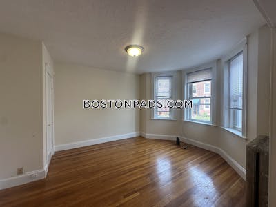 Allston 1 Bed 1 Bath Boston - $2,600 No Fee