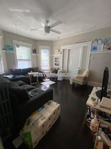 Somerville 6 Bed 2 Bath SOMERVILLE  Tufts - $9,000