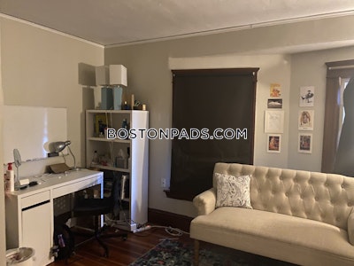 Somerville 5 Beds 1.5 Baths  Tufts - $6,250