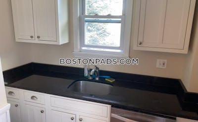 Medford 5 Beds 2 Baths  Tufts - $6,250 No Fee