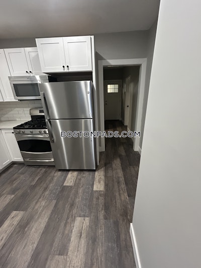 Medford 2.5 Bed 1 Bath MEDFORD  Tufts - $2,900 No Fee