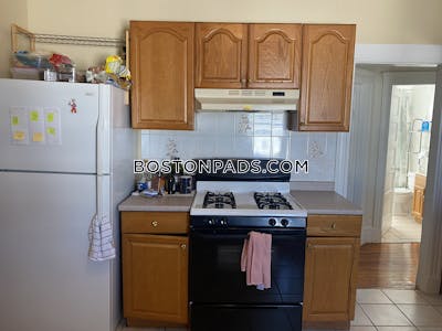 Somerville 3 Bed 1 Bath SOMERVILLE  Tufts - $3,700 No Fee