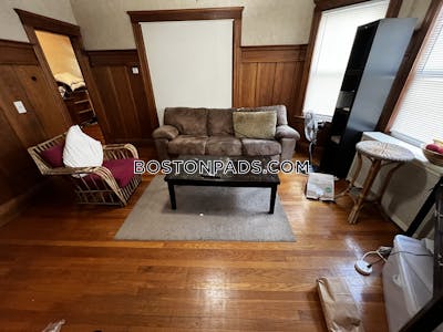Medford 3 Beds 1 Bath  Tufts - $3,450