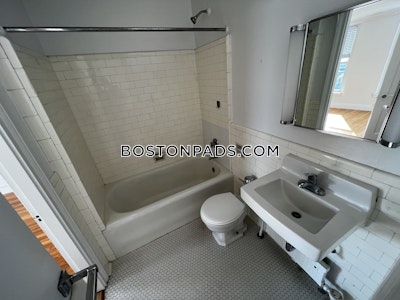 Brookline 1 Bed 1 Bath BROOKLINE- COOLIDGE CORNER $3,453  Coolidge Corner - $3,296