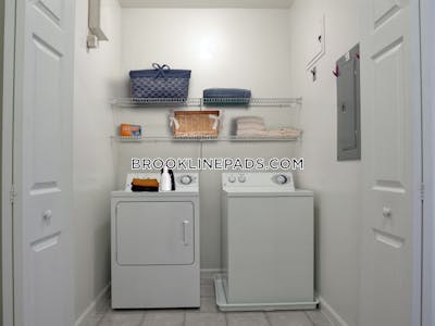 Newton 2 Bed 2 Bath NEWTON  Chestnut Hill - $4,515
