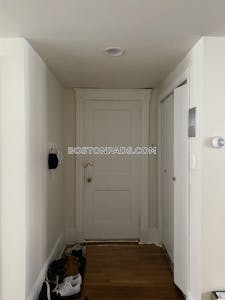 Brookline Deal Alert! Spacious 2 bed 1 Bath apartment in Winthrop Rd  Washington Square - $3,100