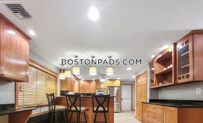 Everett Apartment for rent 3 Bedrooms 1 Bath - $3,295 No Fee