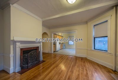 Brookline 4 Beds 2 Baths  Boston University - $5,400 No Fee