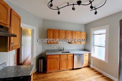 Dorchester Apartment for rent 3 Bedrooms 1.5 Baths Boston - $3,259 50% Fee