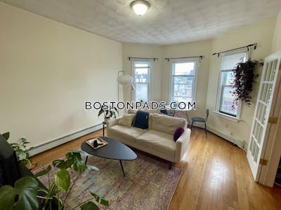 Brighton 3 Beds 1 Bath Boston - $3,500 50% Fee