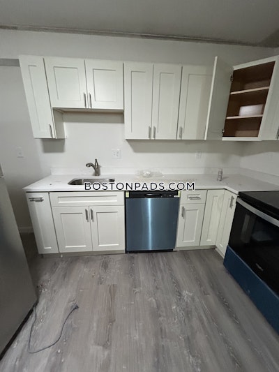 Cambridge 3 bedroom 1 baths in CAMBRIDGE  Mt. Auburn/brattle/ Fresh Pond - $3,195