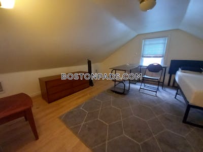 Brighton Amazing 8 bed 3.5 Bath Apt on Lake St Boston - $8,500