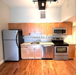 Worcester Studio 1 baths in Worcester - $1,575 No Fee