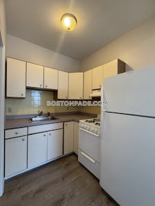 Fall River 1 bedroom 1 baths in FALL RIVER - $1,300 No Fee