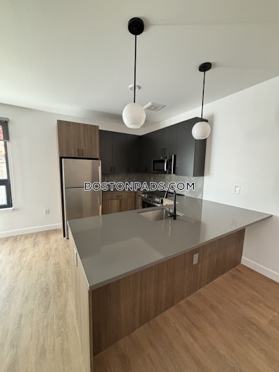 West Roxbury 2 bedroom 2 baths in BOSTON Boston - $4,100 No Fee