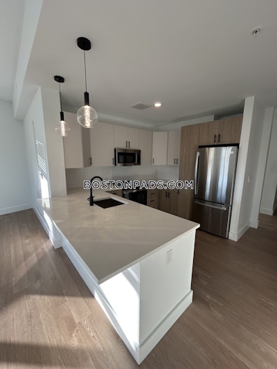 Saugus Apartment for rent 3 Bedrooms 2 Baths - $4,050